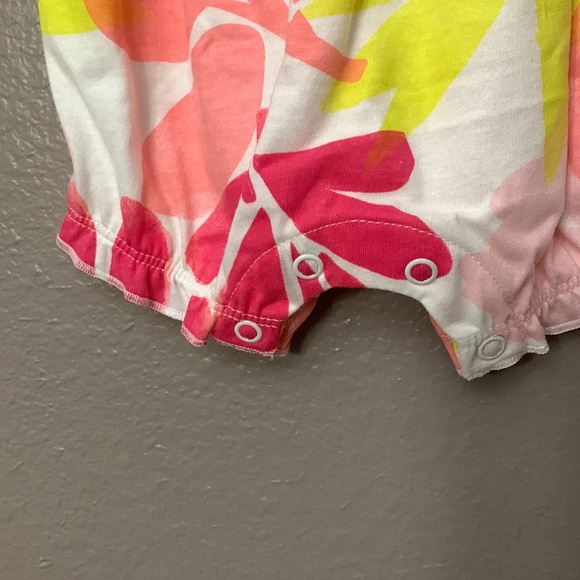 Carter’s baby girl spring summer floral Romper 0-3 months NWT - Picture 3 of 8